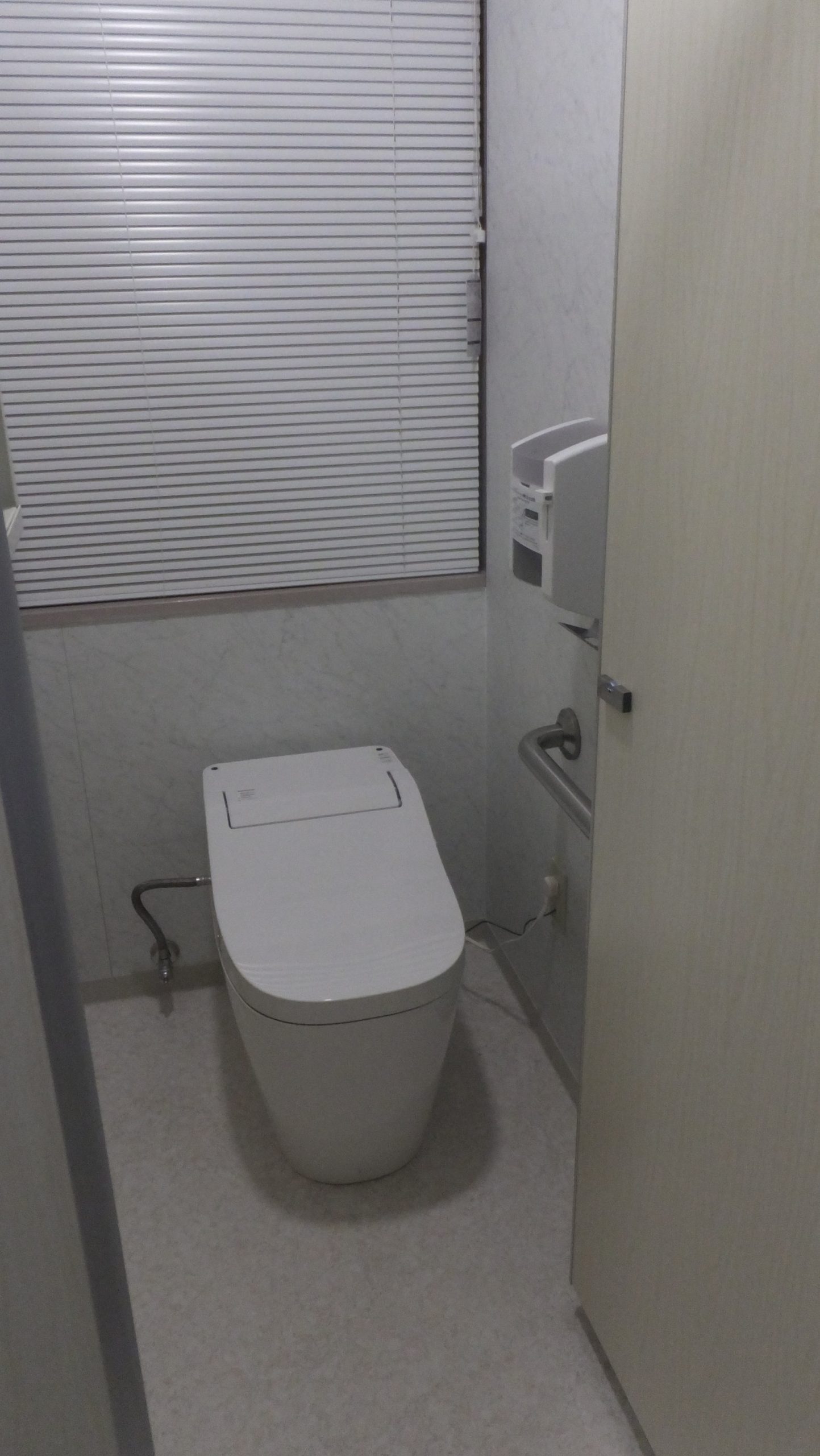 診療所待合室トイレ 画像2