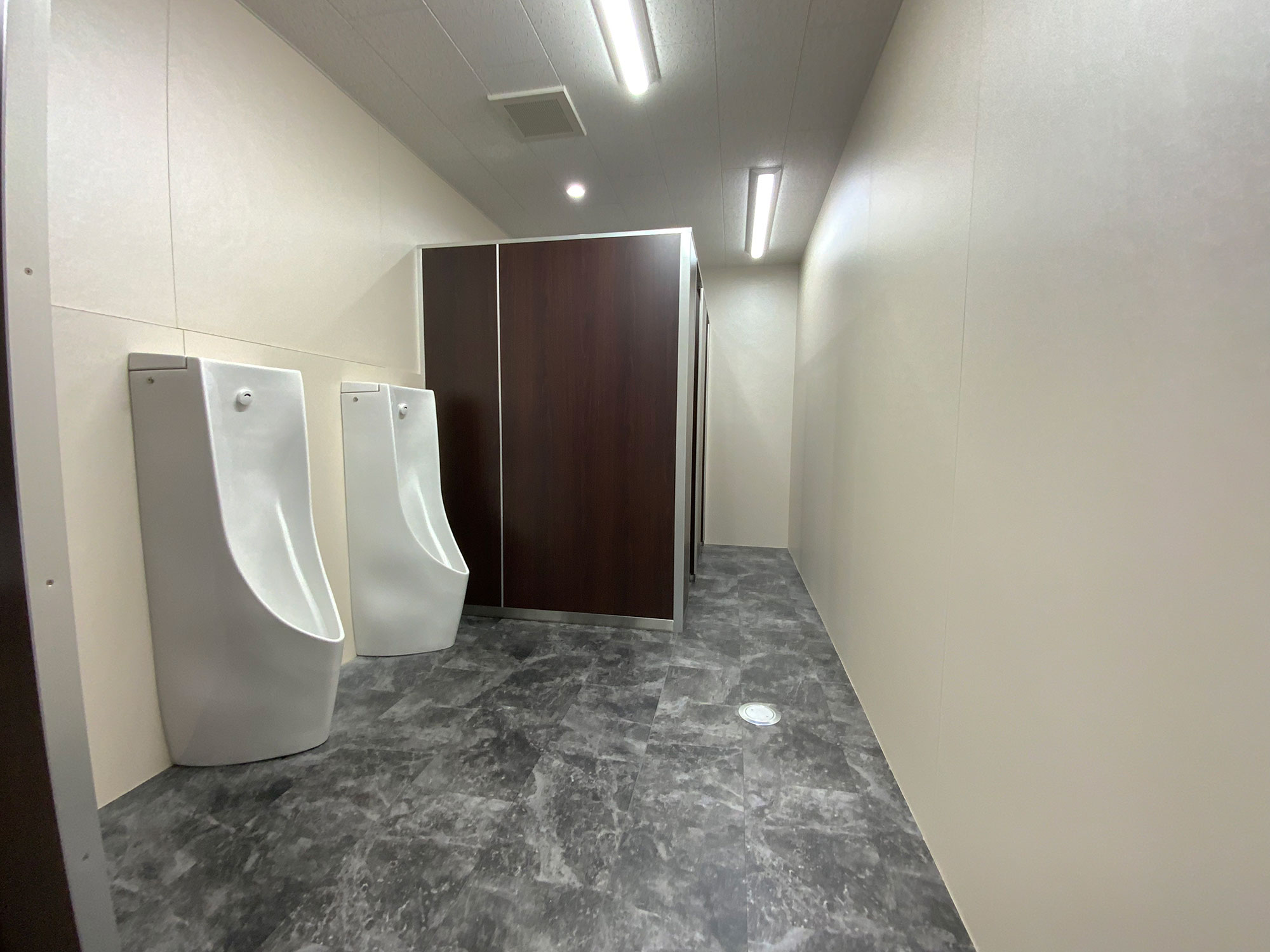工場兼本社事務所（京都）、トイレの改修事例