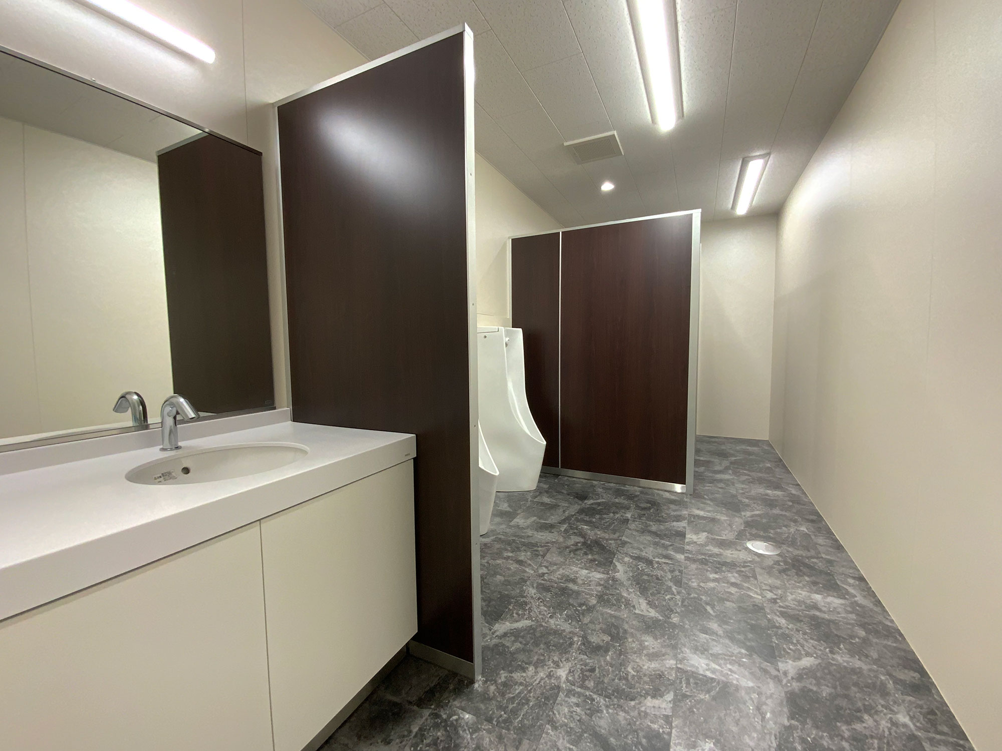 工場兼本社事務所（京都）、トイレの改修事例 画像2